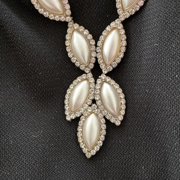 Vintage white/rhinestone necklace and pierced earrings set. Very pretty/classy. - Picture 2 of 6
